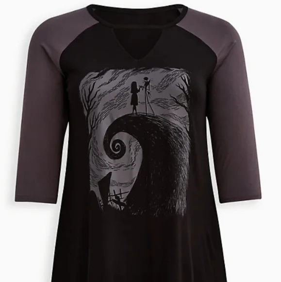TORRID NMBC Jack Skellington & Sally Patches Choker Neck Raglan Top! NWT! - Picture 4 of 7